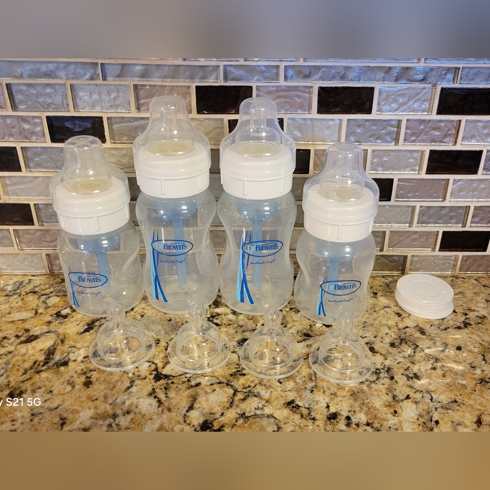 EUC 4 Dr. Brown's Natural Flow Wide Neck Anti-colic Bottle (2) 8oz (2) 4oz